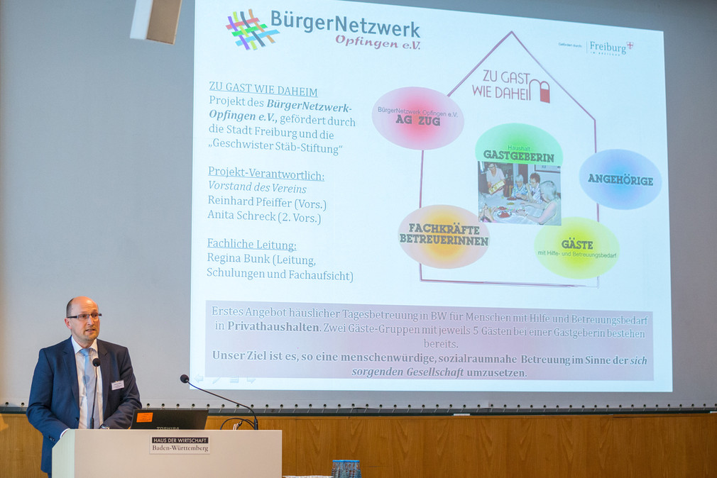 Vorstellung des Projekts „Zu Gast wie daheim“ des Vereins „BürgerNetzwerk-Opfingen“ auf der Preisverleihung des Großen Präventionspreises am 25.09.2017 im Haus der Wirtschaft in Stuttgart.