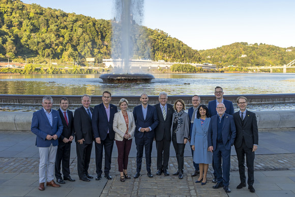 Delegationsreise Kretschmann reist nach Pennsylvania und Kalifornien Auftaktgruppenbild in Pittsburgh