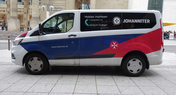 Einsatzbus eines Mobilen Impfteams in Stuttgart