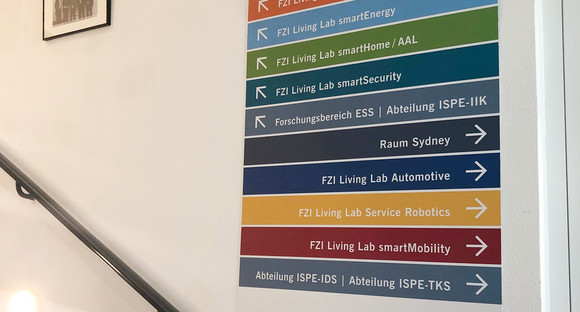 Raumschild im FZI Forschungszentrum Informatik in Karlsruhe