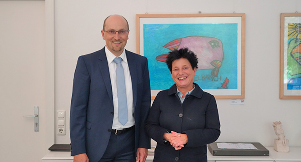 Antrittsbesuch Ministerin Altpeter trifft neuen Landesgeschäftsführer der BARMER GEK Baden-Württemberg Landesgeschäftsführer der BARMER GEK Baden-Württemberg Winfried Plötze und Sozialministerin Katrin Altpeter
