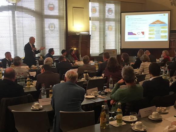 Landrat Thomas Reumann spricht auf Sondersitzung der Kommunalen Gesundheitskonferenz im Landkreis Reutlingen.