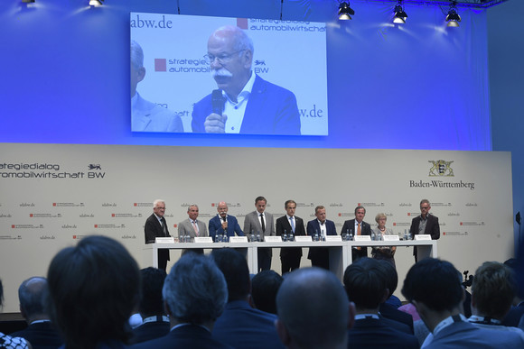Mobilität Strategiedialog Automobilwirtschaft BW zieht erstes Resümee Pressekonferenz (Foto: © e-mobil BW / Studio KD Busch)
