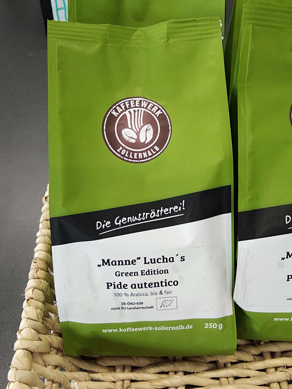 Packung der Kaffeesorte „Manne“ Lucha´s Green Edition Pide autentico