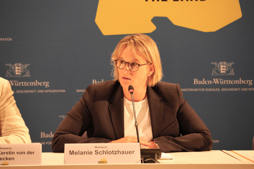Senatorin Melanie Schlotzhauer (Hamburg) spricht bei Pressekonferenz der GMK 2023