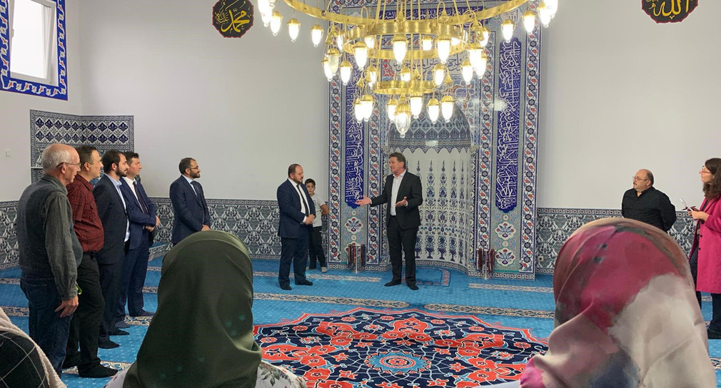 Minister Manne Lucha spricht in der Moschee in Bad Saulgau