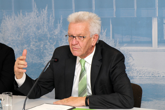 Pressekonferenz Regierungsentwurf des Landeshaushalts 2017 vorgestellt Ministerpräsident Winfried Kretschmann