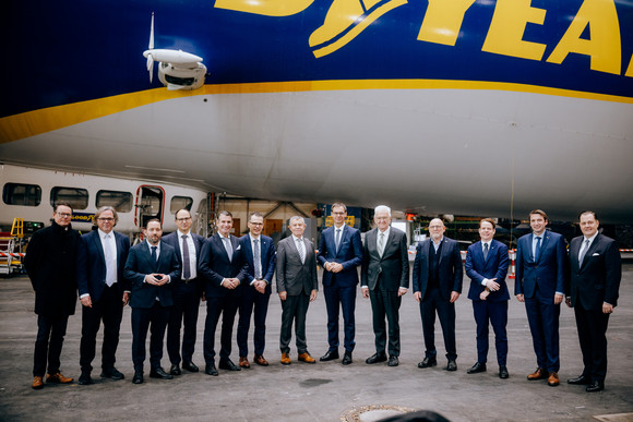Die IBK-Regierungschefs im Zeppelin-Hangar Friedrichshafen