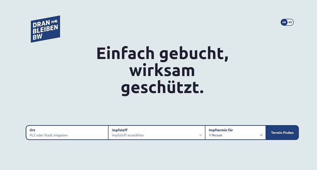 Screenshot der Website impftermin-bw.de mit Logo dranbleibenBW und Suchfeldern für Ort und Impfstoff