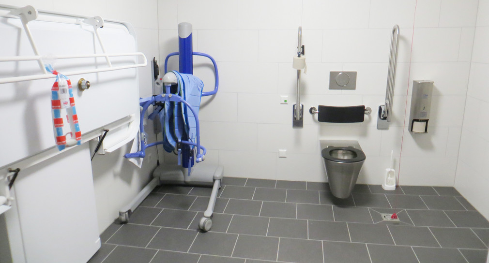Beispiel einer öffentlichen „Toilette für alle“