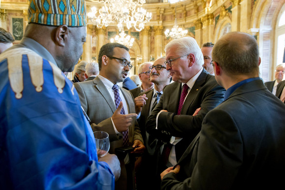 ANTRITTSBESUCH Bundespräsident Steinmeier in Baden-Württemberg Stuttgart, Neues Schloss: Bundespräsident Frank-Walter Steinmeier (3.v.r.)