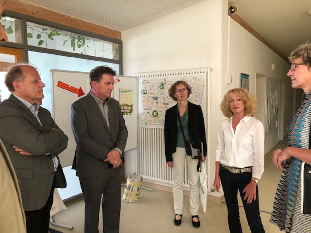 Minister Manne Lucha besucht Ulmer Weststadthaus