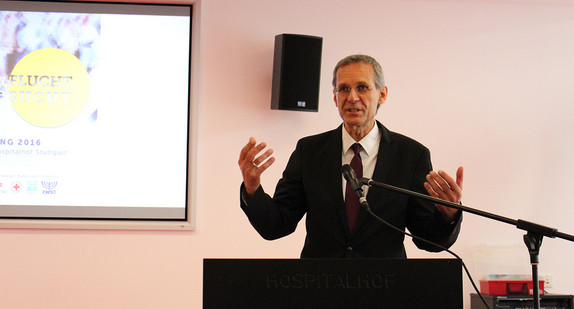 Ministerialdirektor Prof. Dr. Wolf-Dietrich Hammann an Redepult