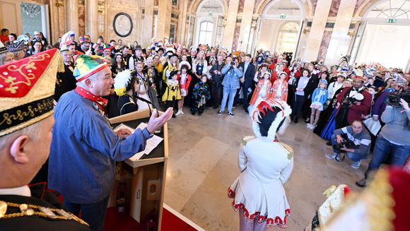 Fastnacht Empfang für Karnevals- und Fasnachtsvereine des Landes Innenminister Thomas Strobl (links) bei seiner Ansprache