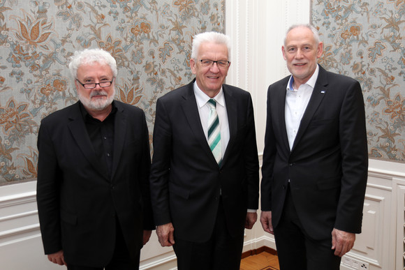 Antrittsbesuch Kretschmann empfängt DGB-Vorsitzenden Kunzmann v.l.n.r.: Staatsminister Klaus-Peter Murawski, Ministerpräsident Winfried Kretschmann und der Vorsitzende des DGB-Bezirks Baden-Württemberg, Martin Kunzmann