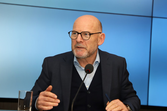PRESSEKONFERENZ Entwicklung der Luftqualität und Förderung von Bio-Musterregionen Verkehrsminister Winfried Hermann (Bild: © Staatsministerium Baden-Württemberg)
