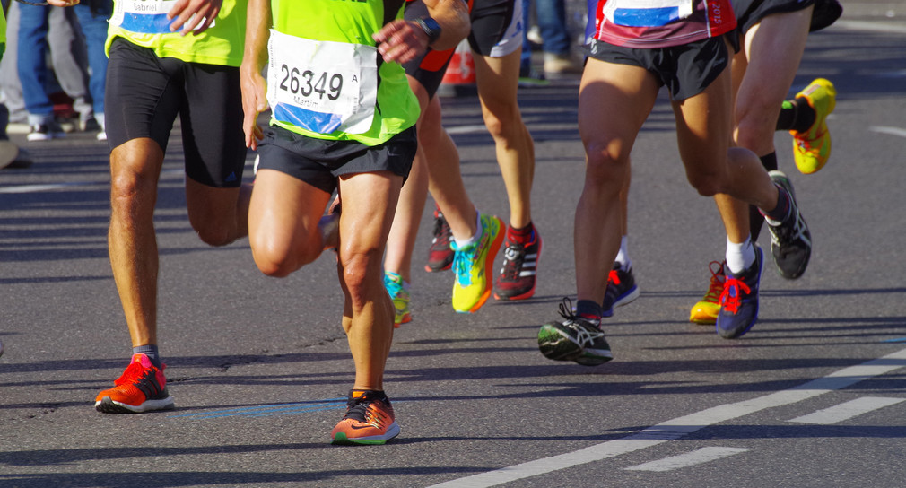 Menschen laufen Marathon
