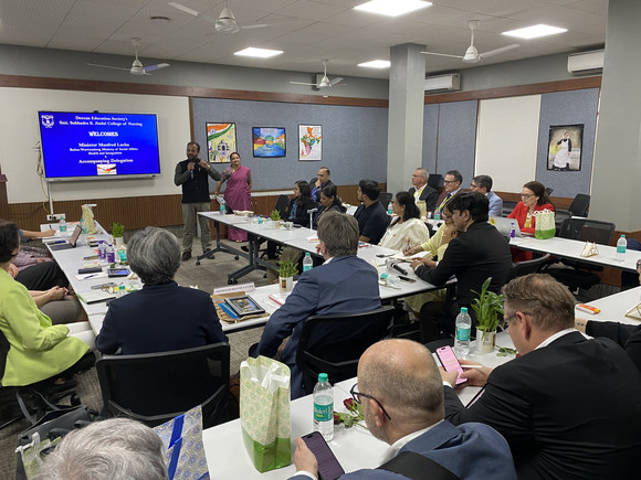 Begrüßungsveranstaltung am Ferguson College der Deccan Education Society (DES) in Pune für Minister Manne Lucha und Teilnehmende der baden-württembergischen Delegation.