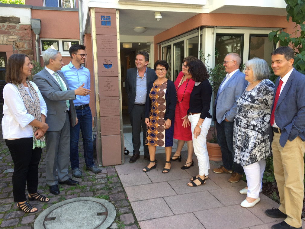 Minister Lucha besichtigt das Hospiz- und Palliativzentrum Arista beim Diakonischen Werk Ettlingen