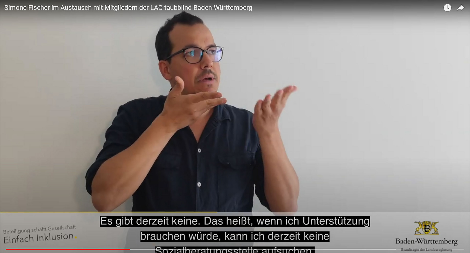 Screenshot aus Video zeigt Benjamin Gutwein vom Taubblindenverein Baden-Württemberg