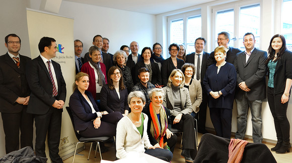 Der Landesbeirat „Für Akzeptanz und gleiche Rechte Baden-Württemberg“ bei seiner konstituierenden Sitzung am 23.11.2016