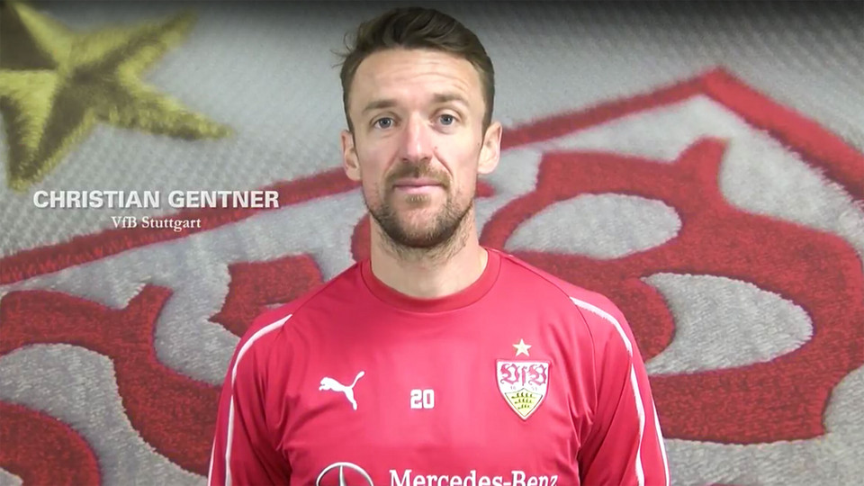 Screenshot eines Videos: Christian Gentner vom VfB Stuttgart spricht in die Kamera.