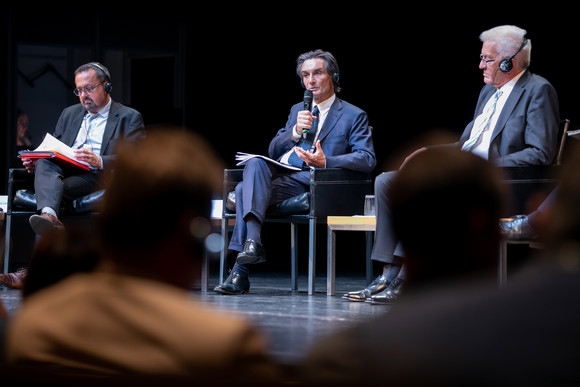 Europa 30 Jahre „Vier Motoren für Europa“ Pere Aragonès (Vize-Präsident Kataloniens), Attilio Fontana (Präsident der Lombardei) und Ministerpräsident Winfried Kretschmann