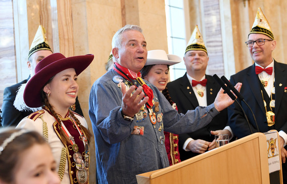 Fastnacht Empfang für Karnevals- und Fasnachtsvereine Innenminister Thomas Strobl (Mitte) bei seiner Ansprache beim Empfang für die Karnevals- und Fasnachtsvereine des Landes
