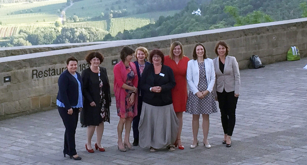 Gruppenfoto von Staatssekretärin Bärbl Mielich zusammen mit einigen Teilnehmerinnen der GFMK 2019