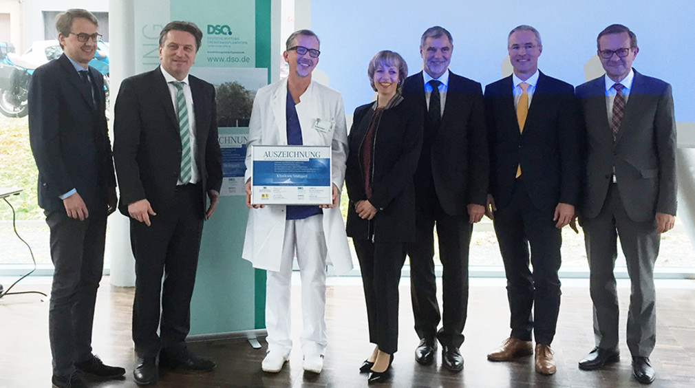 Für seinen Einsatz für die Organspende wurde das Klinikum am 22.11.2016 von Minister Lucha, der Deutschen Stiftung Organtransplantation sowie der Landesärztekammer und der Krankenhausgesellschaft Baden-Württemberg ausgezeichnet.