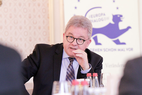 Europa Expertenforum zum Europadialog nimmt Arbeit auf Europaminister Guido Wolf