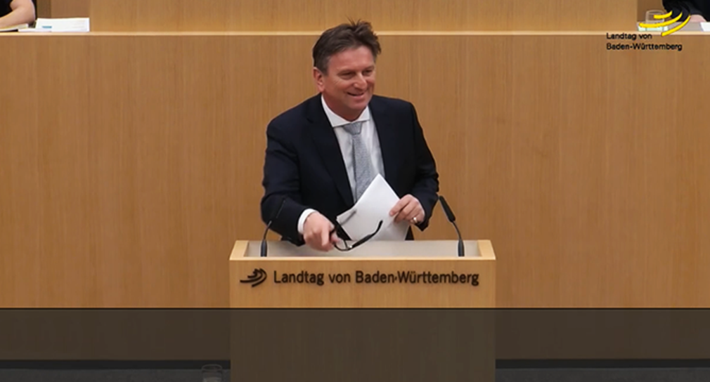 Sozial- und Integrationsminister Manne Lucha spricht im Landtag