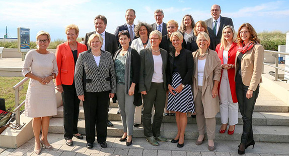 Gruppenbild der Gesundheitsministerkonferenz 2016 in Rostock-Warnemünde