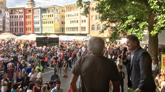 Beim Sommerfest der Kulturen am 15. Juli auf dem Stuttgarter Marktplatz