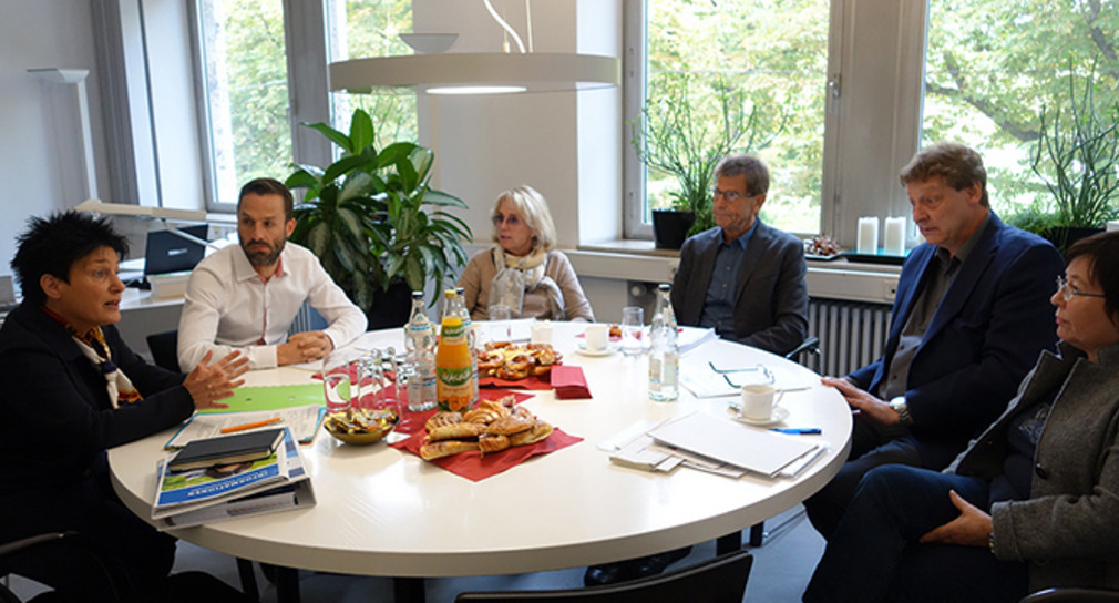 Gesprächsrunde mit Sozialministerin Katrin Altpeter und dem Landesvorstand des Deutschen Kinderschutzbundes Baden-Württemberg