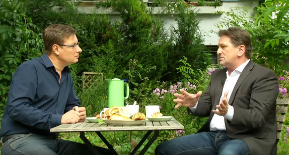 Stefan Kühlein interviewt Minister Manne Lucha