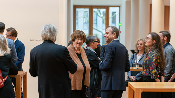 Bürgerbeteiligung Wie Bürgerräte die Demokratie stärken Die ehemalige Staatsrätin Gisela Erler im gespräch mit Gästen