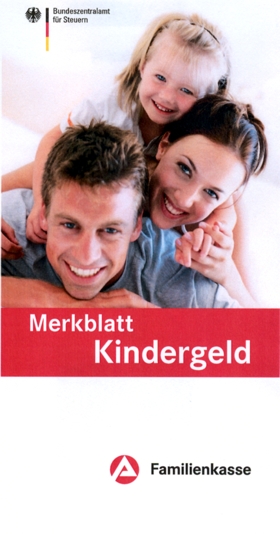 Titel mit Familienmotiv und Logo des Bundesministeriums f&uuml;r Arbeit